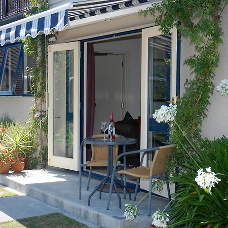 The Village Apartment, Just Steps To The Village Shops, Bars And Restaurants Havelock North Dış mekan fotoğraf