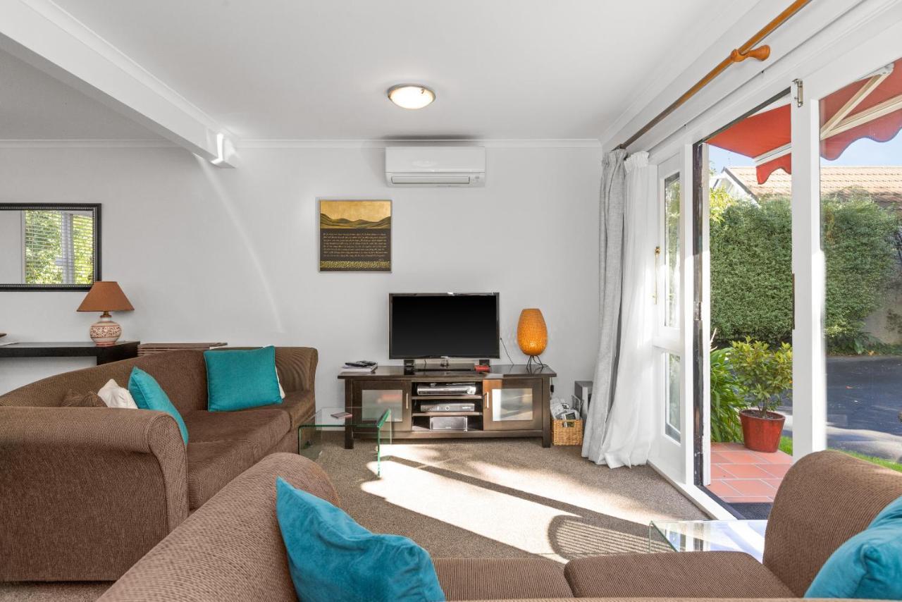 The Village Apartment, Just Steps To The Village Shops, Bars And Restaurants Havelock North Dış mekan fotoğraf