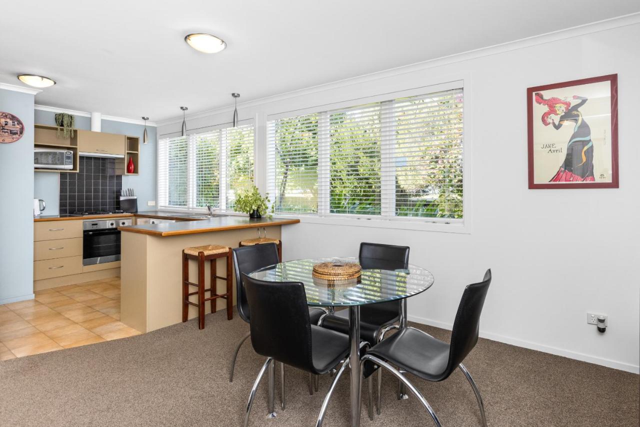The Village Apartment, Just Steps To The Village Shops, Bars And Restaurants Havelock North Dış mekan fotoğraf